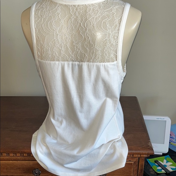 Express White Sleeveless Tank Top with Sweetheart Neckline - Picture 2 of 6